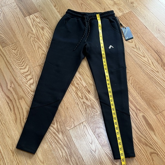 New! Alphalete small black Elmts zip jogger. - Picture 5 of 16